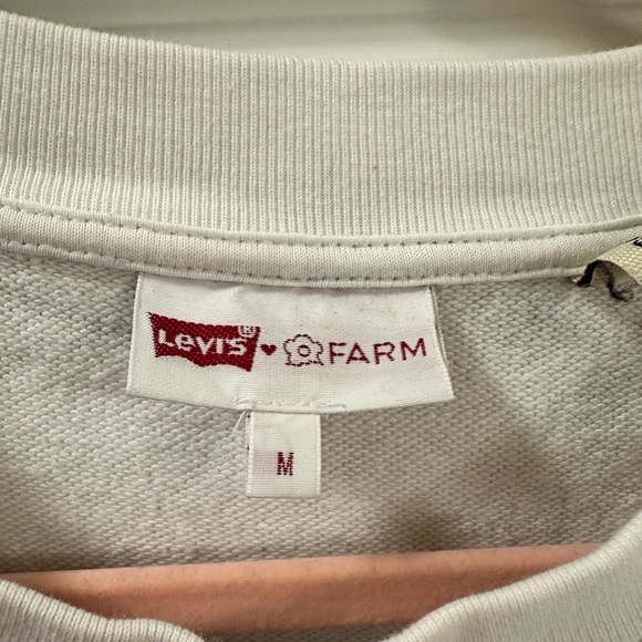 Levi’s X Farm Rio Crewneck - Picture 2 of 3
